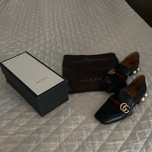 Gucci is pearl heeled loafer, black size 39